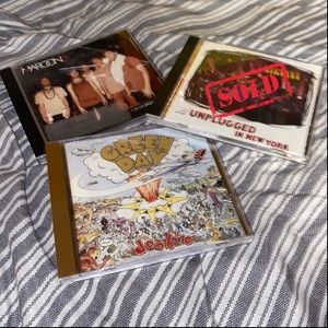2 Set of CDs ~ Green Day, Maroon 5